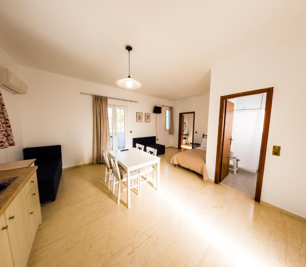Anna Ageliki Aparthotel Damnoni Bagian luar foto