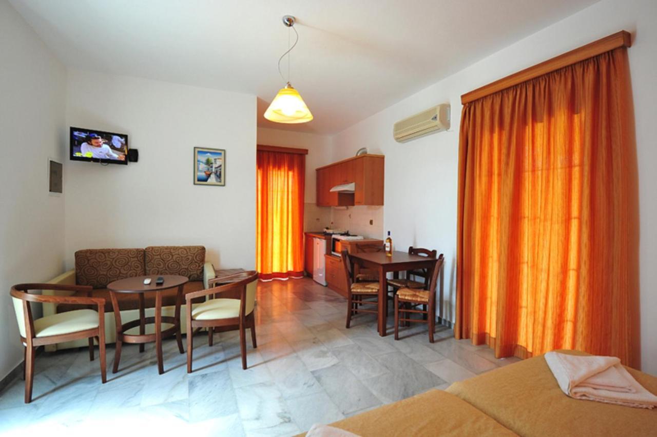 Anna Ageliki Aparthotel Damnoni Bagian luar foto
