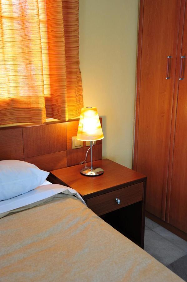 Anna Ageliki Aparthotel Damnoni Bagian luar foto