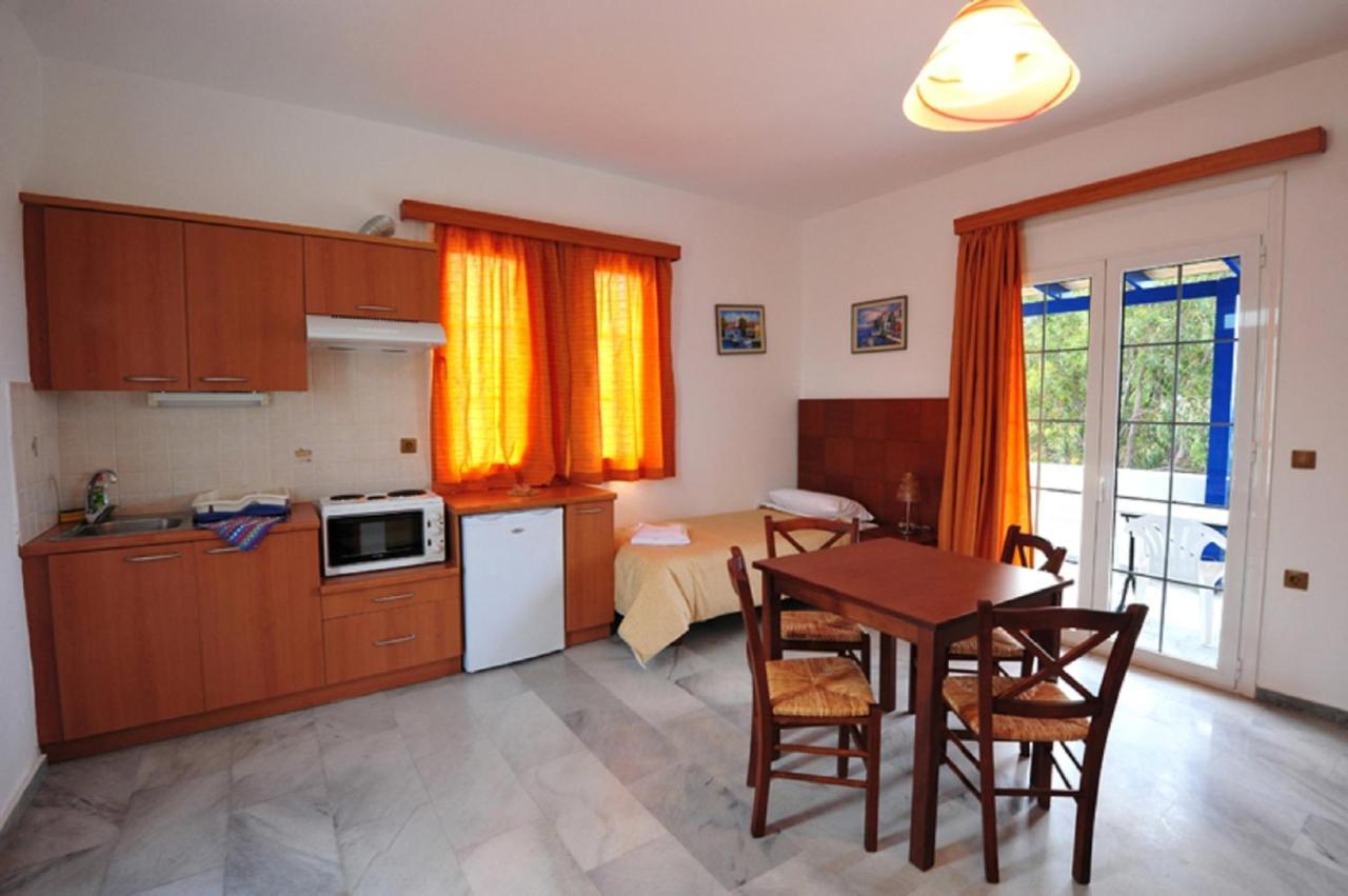 Anna Ageliki Aparthotel Damnoni Bagian luar foto
