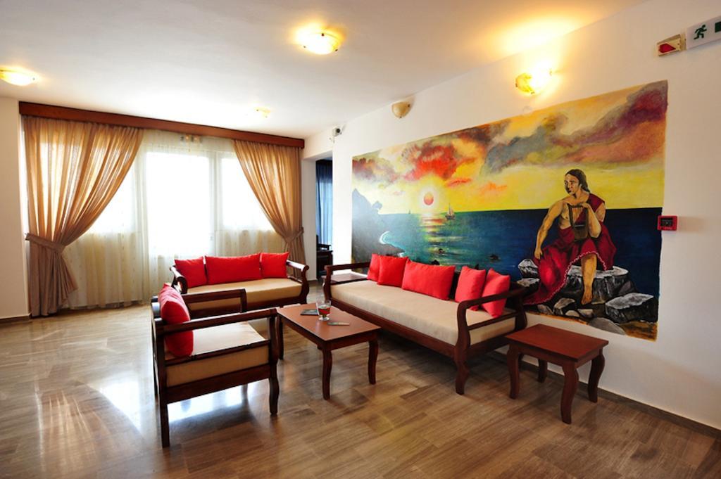 Anna Ageliki Aparthotel Damnoni Bagian luar foto