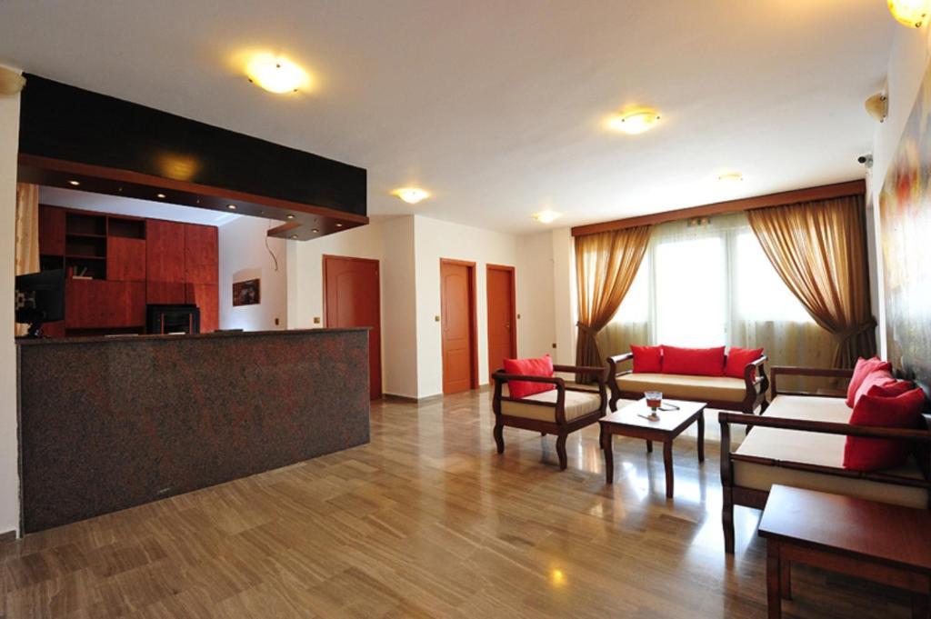 Anna Ageliki Aparthotel Damnoni Bagian luar foto